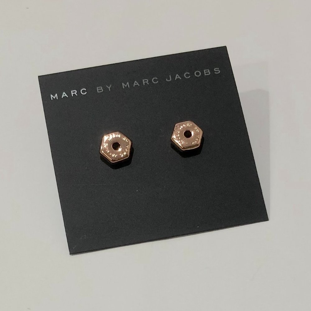 MARC BY MARC JACOBS Logo Rose Gold Studs Earrings